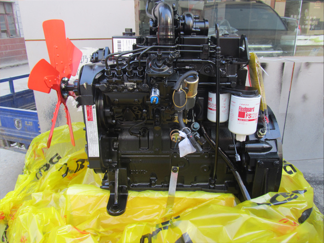 DCEC Automotive Diesel Engine Assembly 4BT3.9-C80